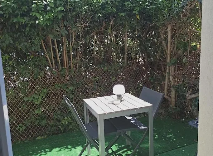 Studio Avec Terrasse Et Parking Proche Centre Ville